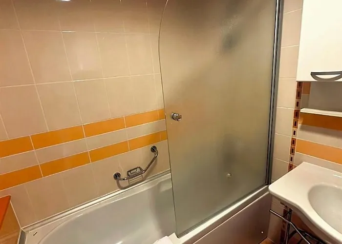 Emerald Breeze In Emerald Ravda