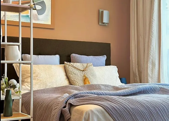 Emerald Breeze In Emerald Apartament