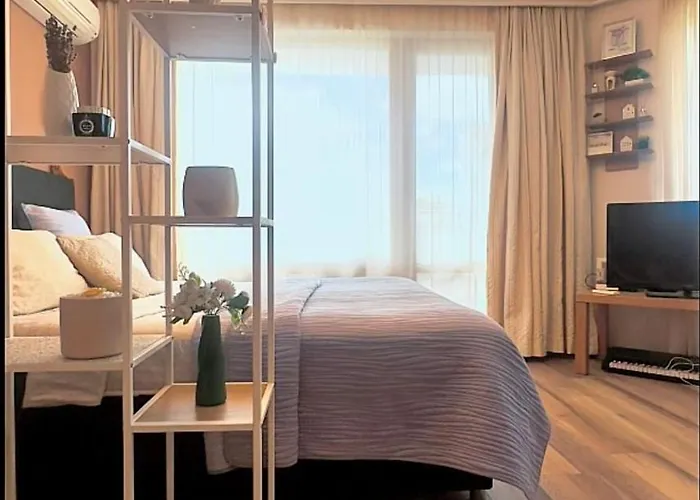 Emerald Breeze In Emerald Ravda